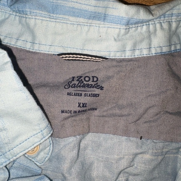 IZOD Saltwater Short Sleeve Button-Up Shirt - Picture 3 of 3